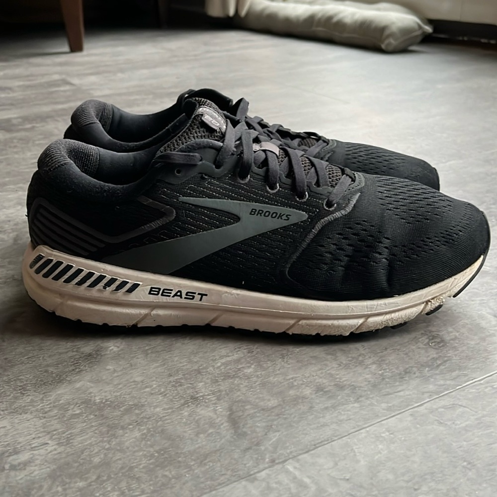 Brooks Beast 20. Athletic Running Training Shoe Mens Size 11 1103271D051 Black